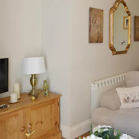 Holiday home Rosie's Retreat *